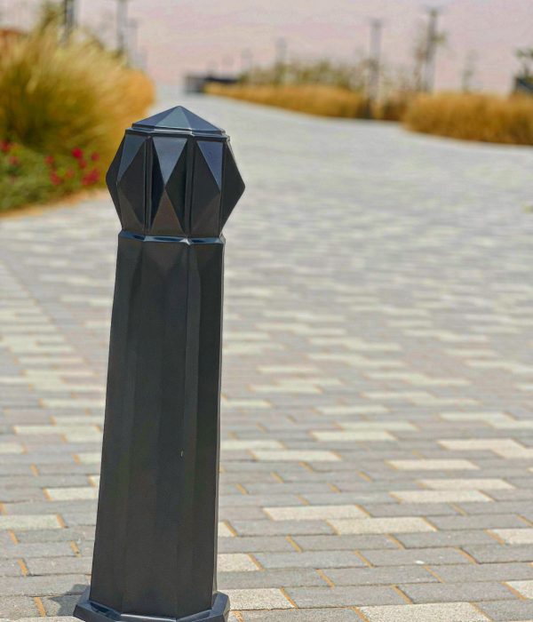 CAST ALUMINIUM BOLLARD - Image 2