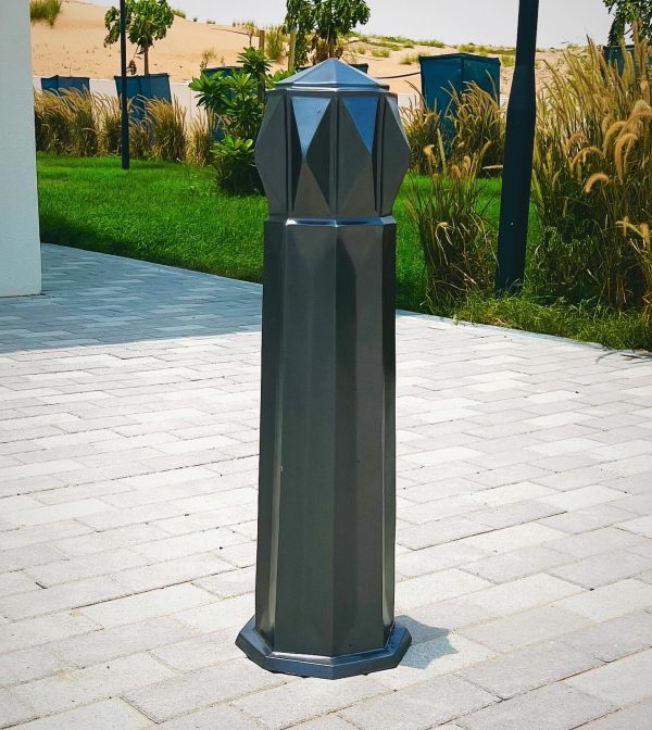 Cast aluminum bollard